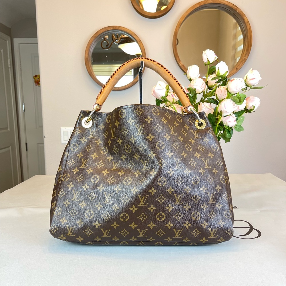 Louis Vuitton Monogram Canvas Artsy MM Totes Shoulder Bag